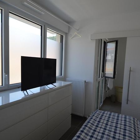 Villa Smolett - Appartement Cosy Au Coeur Du Quartier Du Port Nice Luaran gambar
